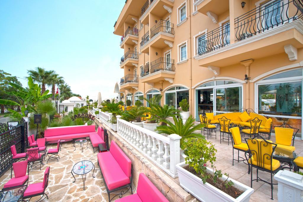 Hotel Sinatra ケメル エクステリア 写真