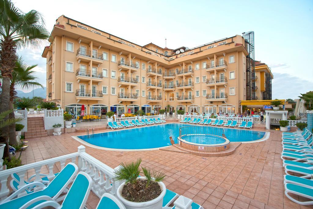 Hotel Sinatra ケメル エクステリア 写真