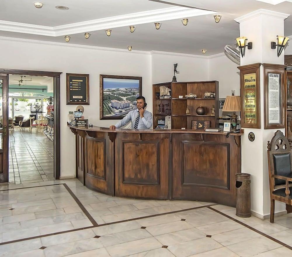 Hotel Sinatra ケメル エクステリア 写真