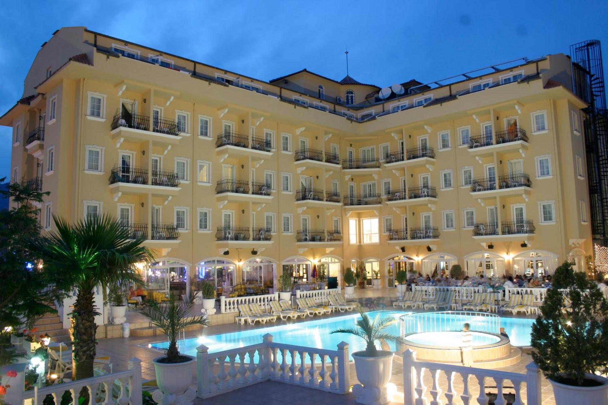 Hotel Sinatra ケメル エクステリア 写真
